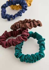 SCRUNCHIES 5 PACK - Accesoriu de styling pentru păr - brown