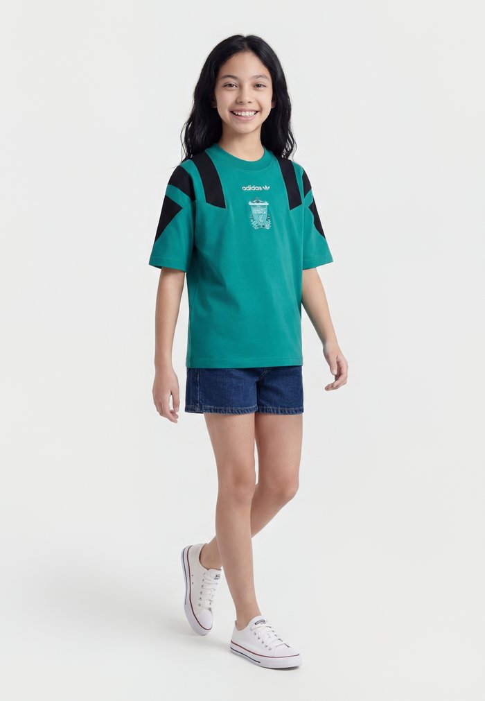 adidas LIVERPOOL KIDS TEE UNISEX - Sports T-shirt - equipment green/black