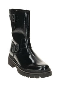 Zwarte gepatineerde leren enkellaars met twee decoratieve gespen, robuuste zool, ronde neus en een gladde textuur.