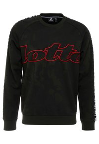 Felpa nera a maniche lunghe con un sottile motivo camouflage, testo "lotto" bordato di rosso sul petto e strisce con logo sulle maniche.