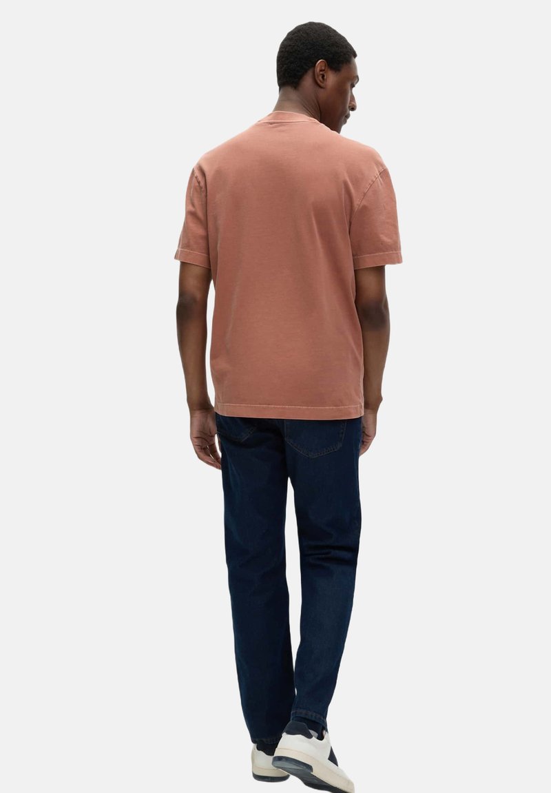 Marks & Spencer PURE GARMENT DYED - Jednoduché tričko - burnt sienna