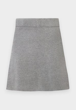 Szara dzianinowa spódnica w kształcie litery A z szerokim pasem i gładką fakturą, pokazana na białym tle.