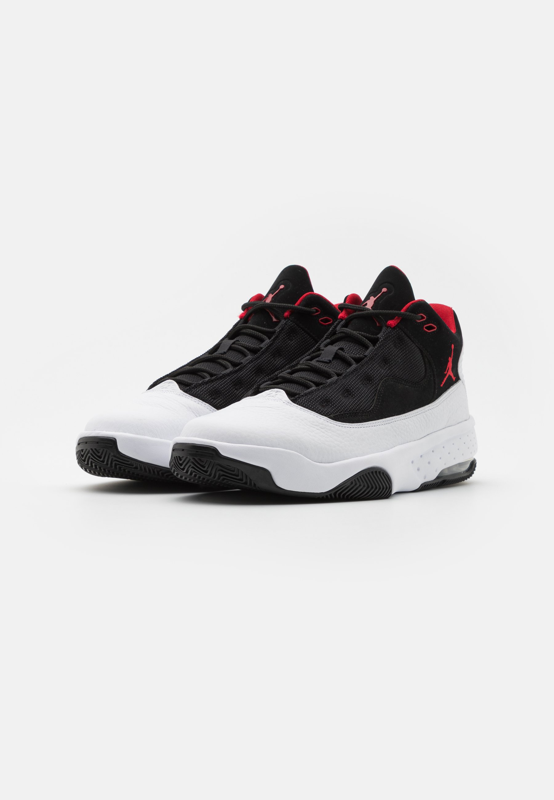 jordan max aura gym red