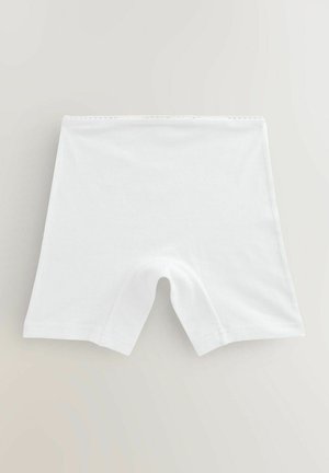 Bílé bavlněné boxerky s hladkou strukturou, s délkovým střihem do poloviny stehen a elastickým pasem. Žádné viditelné vzory ani ozdoby.