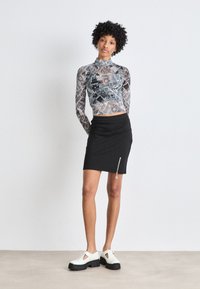 HUGO DASORI - Tops ar garām piedurknēm - open miscellaneous