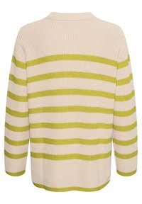 Pull beige en tricot avec des rayures horizontales vert olive sur le dos et les manches, doté d'un col rond et de manches longues.