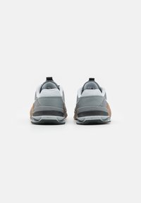 Nike Performance METCON 7 UNISEX - Sapatilha de treino - particle grey