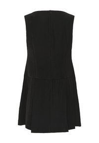 Schwarzes trägerloses Mini-Kleid mit tailliertem Oberteil und ausgestelltem Rock, Reißverschluss hinten, glatte Stoffstruktur.