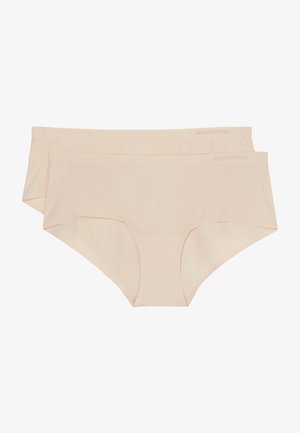 Zwei Paare Damenunterwäsche in hellbeige, aus glattem Stoff ohne sichtbare Nähte. "Mare O'Polo" Logo am Bund.