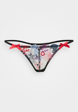 Zwarte kant string met bloemenborduursel in roze, blauw en paars. Heeft gegolfde randen en rode lintaccenten aan de zijkanten.