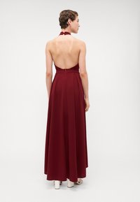 WAL G TALL YANNY HALTER NECK BODYCON - Trikoomekko - cherry wine