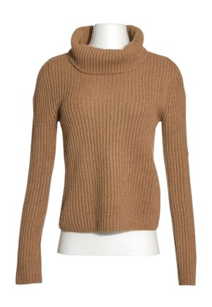 Jersey marrón de punto acanalado con cuello alto y mangas largas mostrado en torso de maniquí blanco.