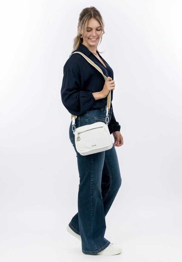 UMHÄNGE PATSY - Umhängetasche