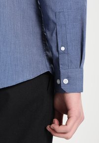 New Look CROSSDYE - Camisa - mid blue