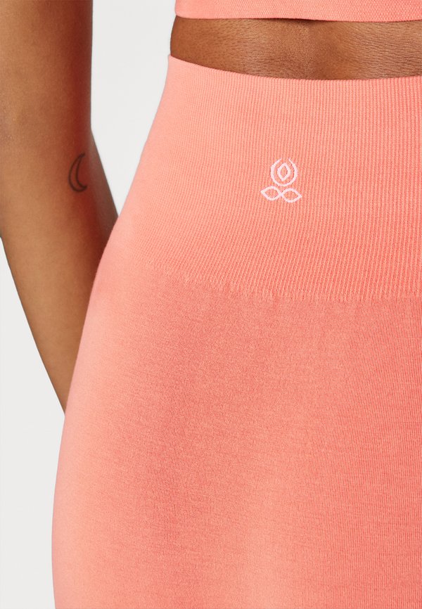 ASA SEAMLESS LEGGING - Leggings - coral4