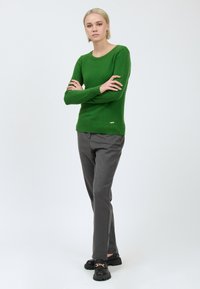 INFLUENCER CREW-NECK - Strickpullover - pistachio