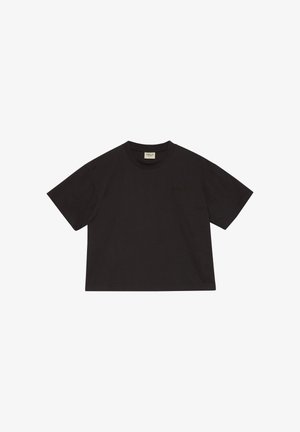Zwarte cropped t-shirt met korte mouwen en ronde hals, voorzien van een klein, blind-gegoten "HALO" logo op de linkerborst.