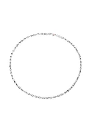 Collana in argento con anelli ovali interconnessi caratterizzati da una superficie liscia. Chiusura decorata con dettagli del marchio.