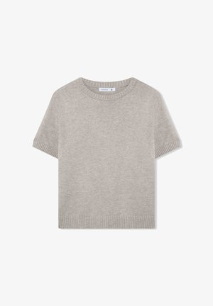 Maglione corto a maniche corte grigio chiaro in maglia con colletto rotondo. Dettagli a coste sulle maniche e sull'orlo inferiore, caratterizzato da una texture liscia.
