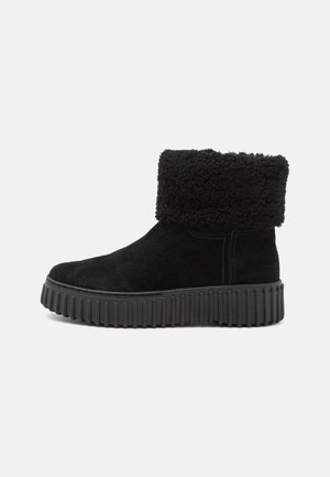 TORHILL TURN - Platform ankle boots - black
