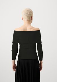 ONLY Petite ONLEMMY OFF SHOULDER - Maglietta a manica lunga - black