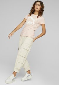 Puma CLASSICS LOGO  - T-shirt imprimé - rose dust