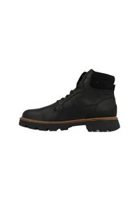 Zwarte leren enkelboots met textuur suede accenten, ronde neus, vetersluiting en robuuste rubberen zool met een tan middenzool.