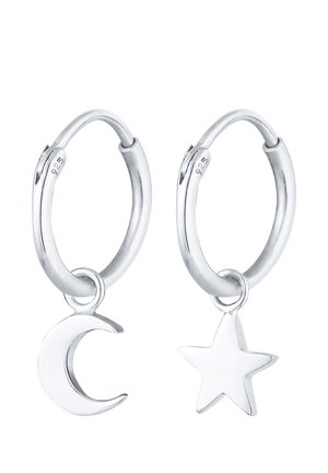Boucles d’oreilles créoles en argent avec croissant de lune suspendu à gauche et étoile à droite, poinçonnées argent sterling 925.
