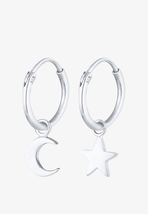 Boucles d’oreilles créoles en argent avec croissant de lune suspendu à gauche et étoile à droite, poinçonnées argent sterling 925.