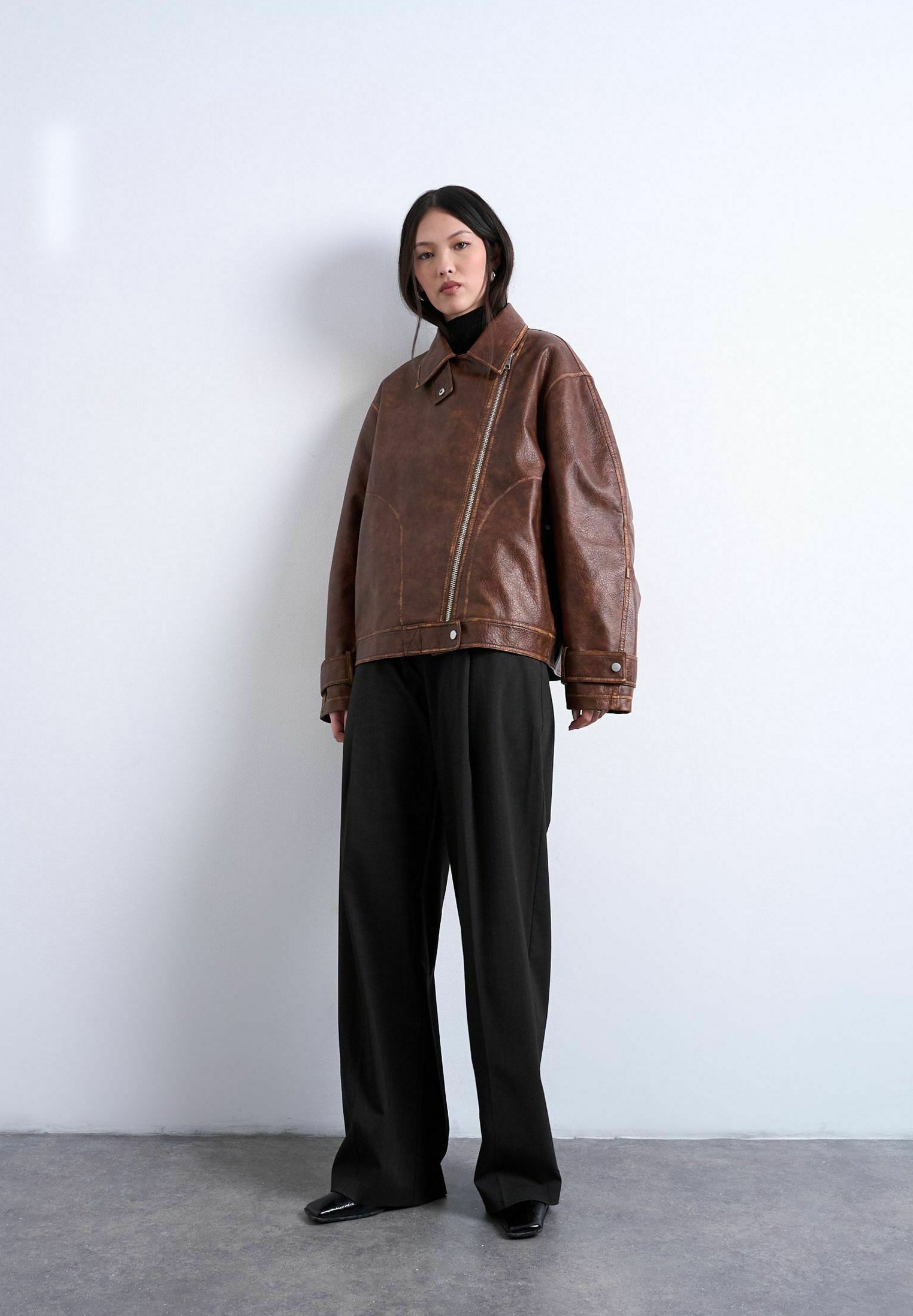 Topshop Biker TSELIZABETH - Faux leather jacket - brown lentil