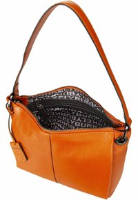 Orangefarbene Leder-Schultertasche mit Reißverschluss, ausgestattet mit einem grauen Innenfutter, das mit dem wiederkehrenden Markenlogo bedruckt ist, und einem verstellbaren Tragegurt.