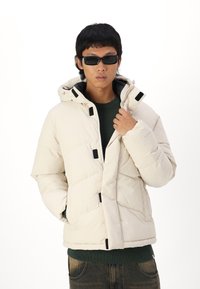 Jack & Jones JJWORLD  mleczny