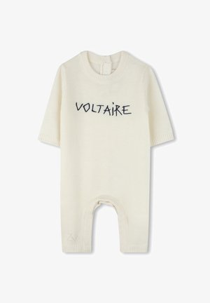 Barboteuse en tricot couleur crème à manches courtes, avec "VOLTAIRE" brodé en fils foncés et ouvertures aux jambes pour un habillage facile.