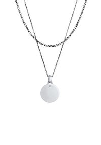 Silberne Halskette mit zwei dünnen Ketten. Ein runder Anhänger mit glatter Oberfläche, graviert mit "925" als Kennzeichnung für Sterlingsilber.