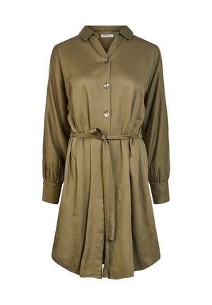 Robe vert olive avec un col et un devant à boutons, manches longues avec des poignets élastiques, ceinture à nouer à la taille et une texture fluide.