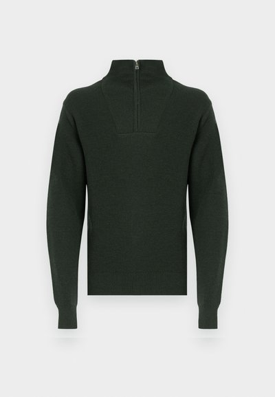 Pull en maille vert foncé avec col montant et fermeture éclair à mi-hauteur. Présente des poignets et un ourlet côtelés, avec une finition texturée sur les épaules.