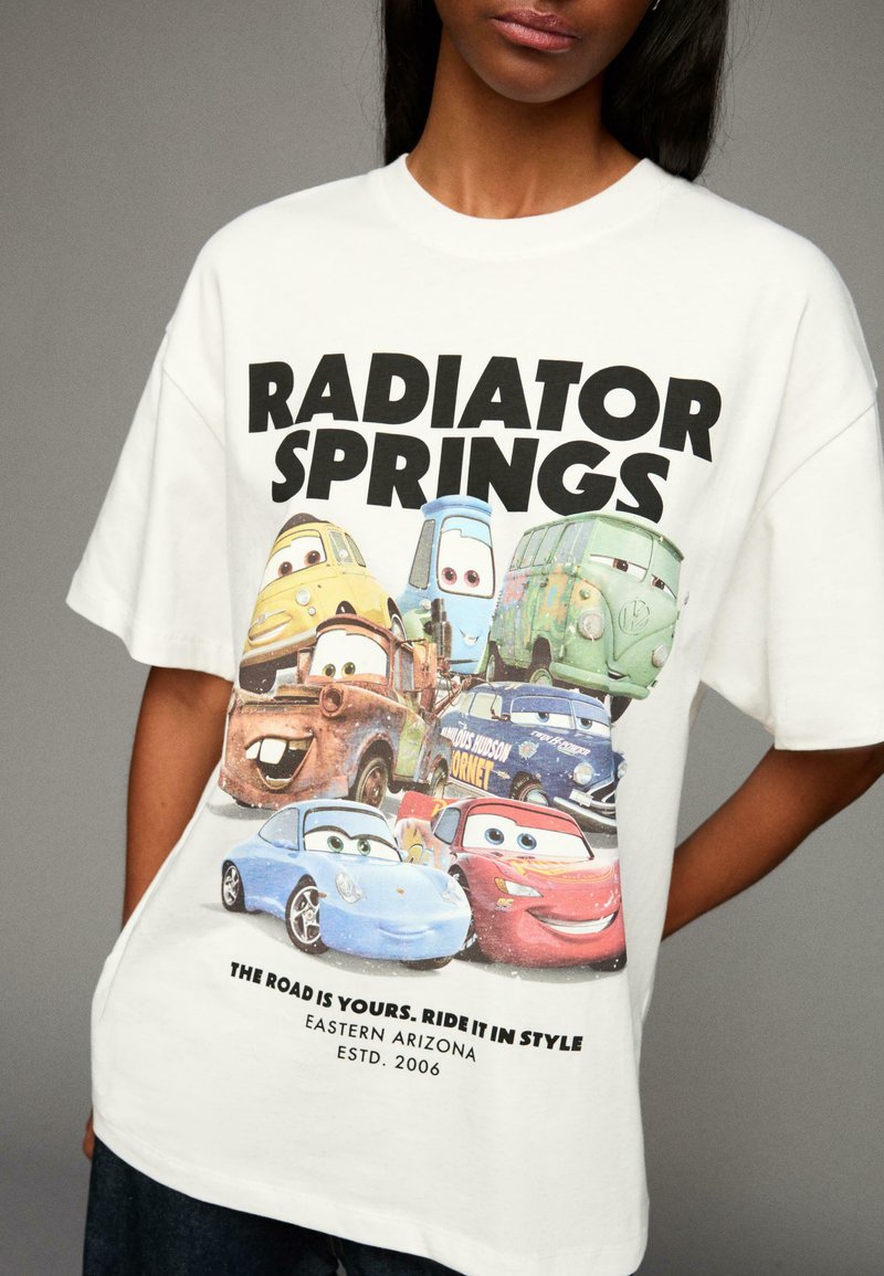 Bershka SHORT SLEEVE CARS T-shirt con stampa white/bianco