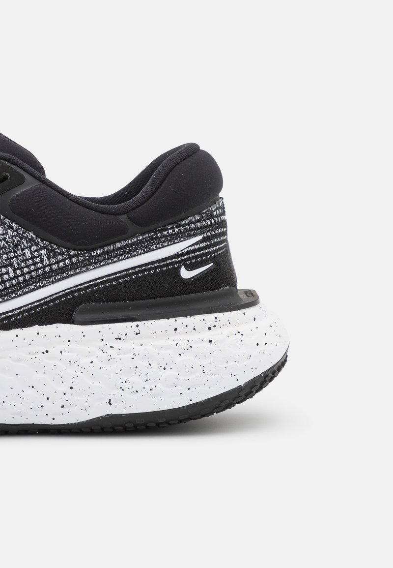 Herren Laufschuhe | Nike Performance ZOOMX INVINCIBLE RUN Laufschuh Neutral white/black/weiß - YZ83919 Herren Laufschuhe | Nike Performance ZOOMX INVINCIBLE RUN Laufschuh Neutral white/black/weiß - YZ83919
