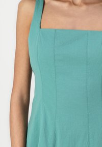 Abercrombie & Fitch The A&F Mila Midi Dress - Päevakleit - hedge green