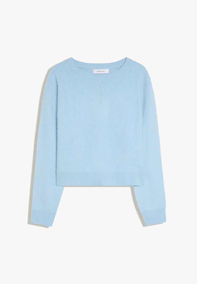 Pull bleu clair à manches longues avec col rond, poignets et ourlet côtelés, étiqueté Bershka, sur fond blanc.