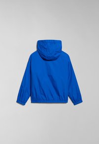 Blå lättviktsjacka med huva, elastiska ärmslut och en samlad fåll. Slätt, glänsande material med en enkel design. Bakifrån vy visad.