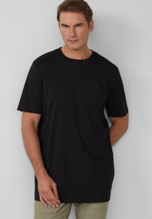 - T-shirt basic