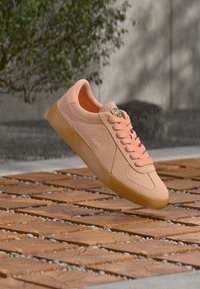 Δεν επιλέχθηκε, light pink