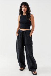 BDG Urban Outfitters CARTER COCOON PANT - Kelnės - black