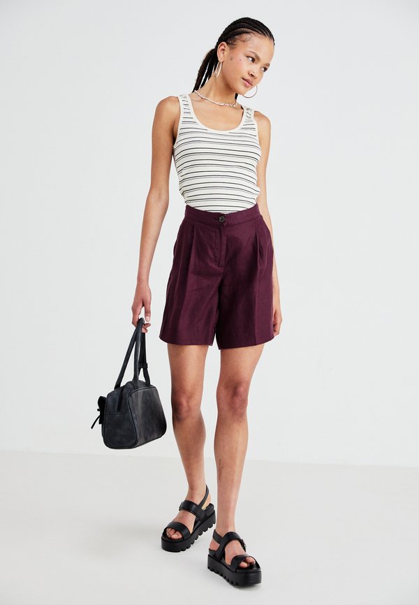 NAIRA CLARITTA  - Shorts - fudge4