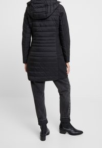 s.Oliver Kort kappa / rock - black