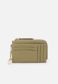 Unselected, light green