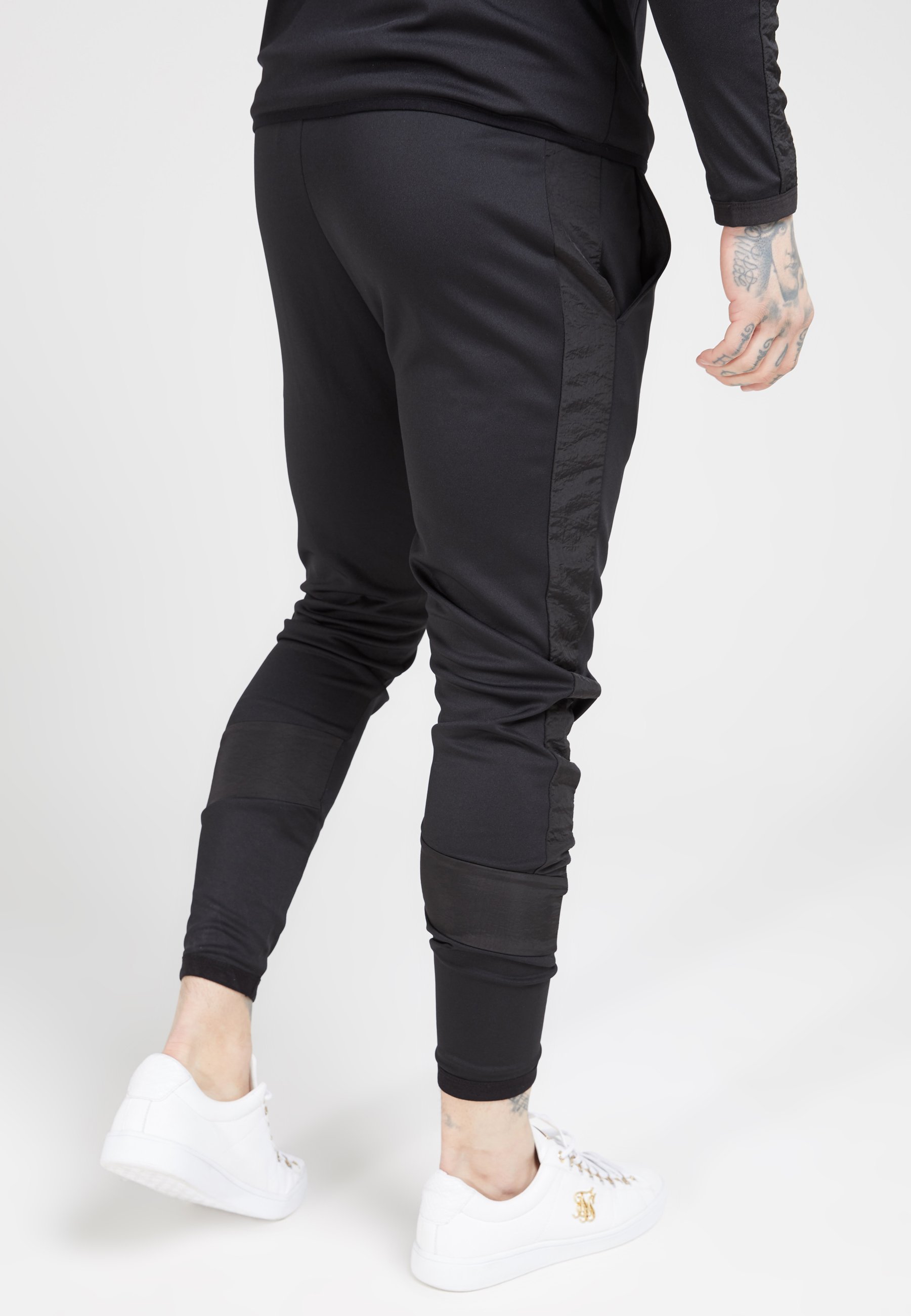 SIKSILK CREASED PANTS Joggebukse black Zalando.no SIKSILK Joggebukse black Zalando.no