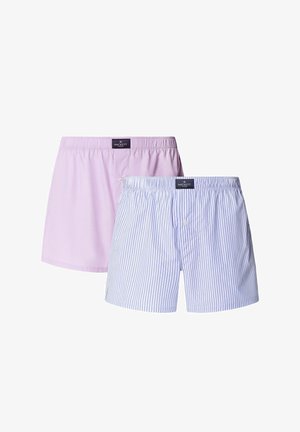 Dva para bokserica: jedan u čvrstoj pastelno ljubičastoj boji, drugi svijetloplavi s tankim bijelim prugama. Oba imaju elastični pojas i gumbe.