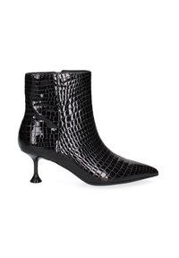 Bottine noire en simili cuir crocodile brillant. Dotée d'un bout pointu et d'un talon en forme de sablier unique.